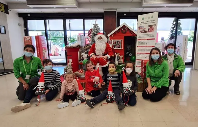 Así aprendimos a decorar una maceta Navideña con los niños