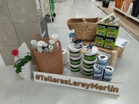 Lavado de cara para baños y cocinas con papel pintado
