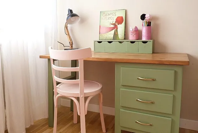 silla rosa pintada sin text.jpg silla rosa pintada sin text.jpg