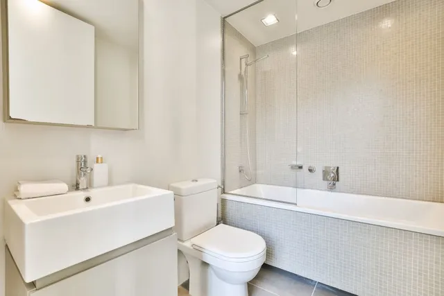 Tips para solucionar malos olores en el baño