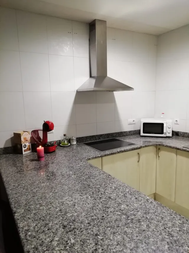 lavado de cara de cocina: pintura en muebles y tiradores