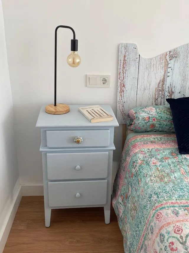 Renovación dormitorio con MESITAS RECICLADAS