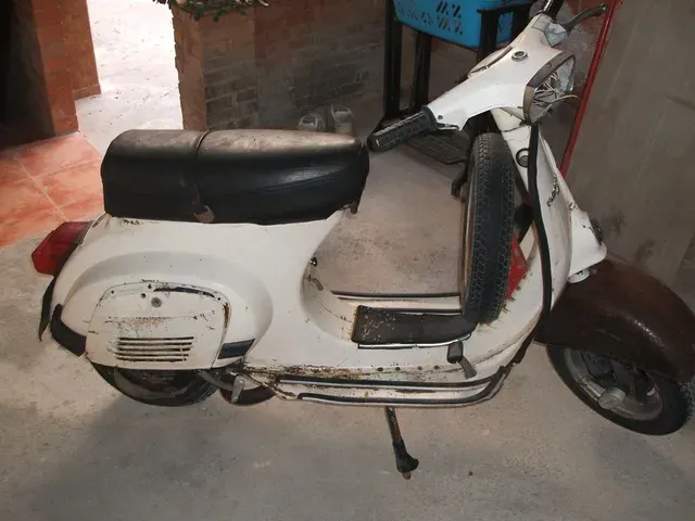 Renovación de una moto Vespa Primavera