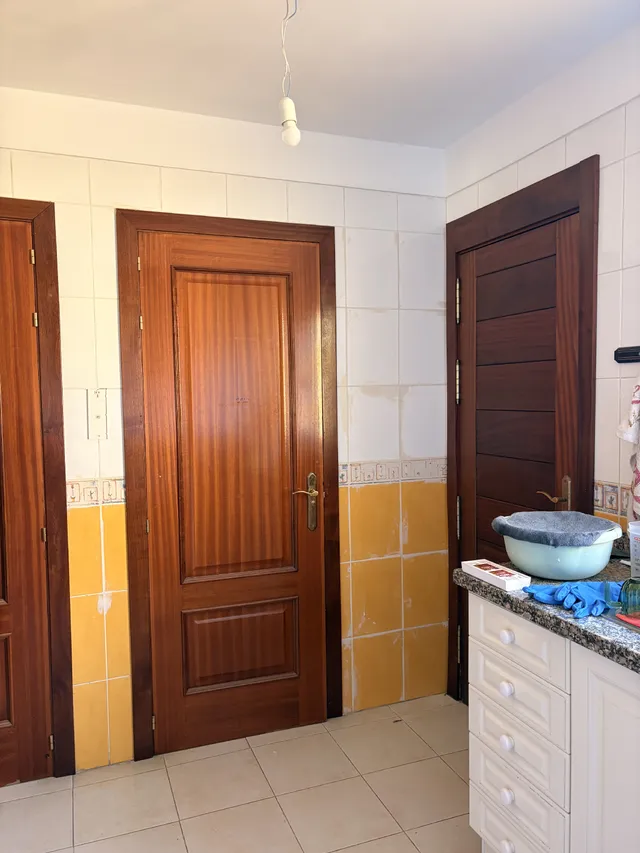 Cubrir azulejos sin retirarlos