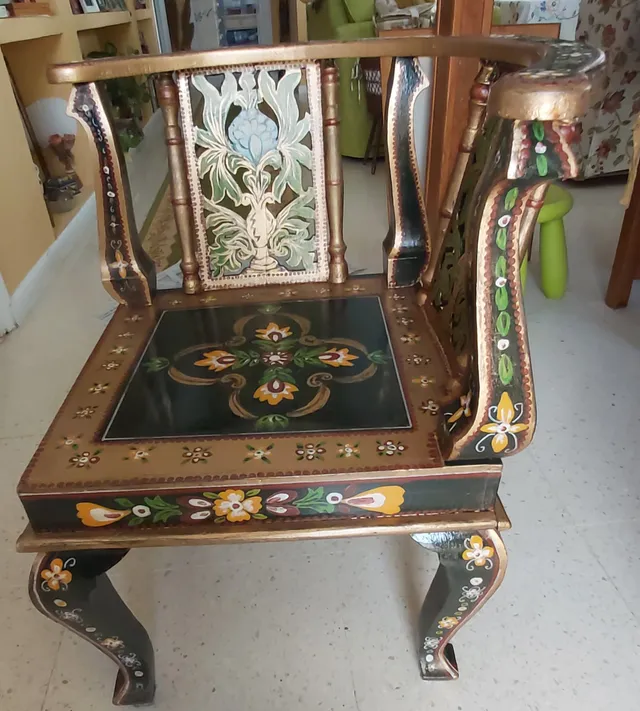 estantería y silla a juego