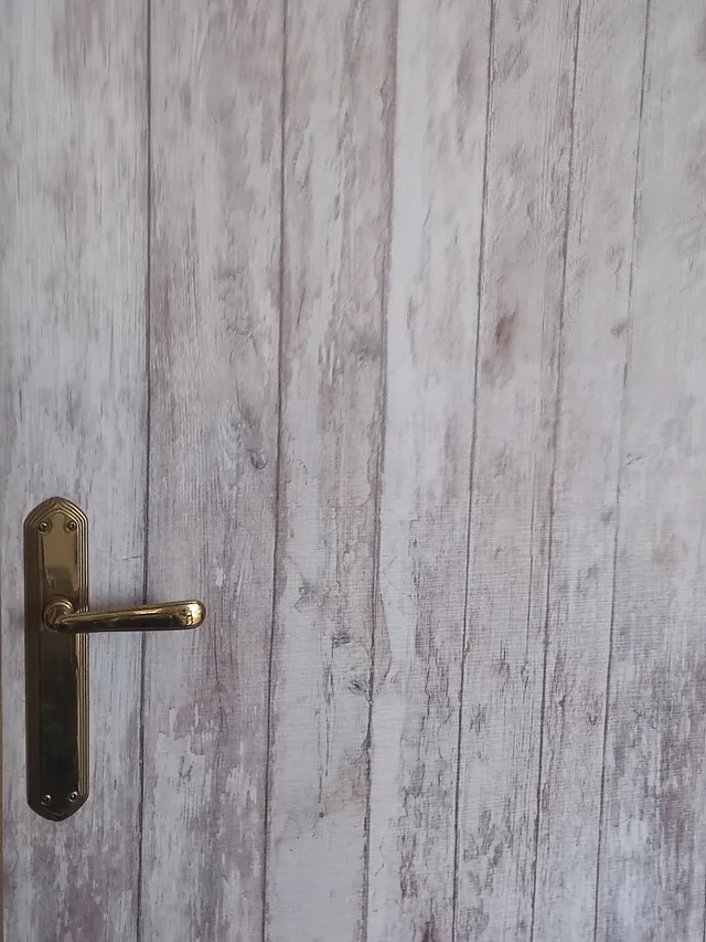 Transformación de puertas con vinilo