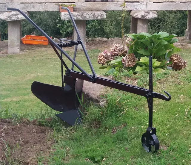 Restauración de un arado antiguo