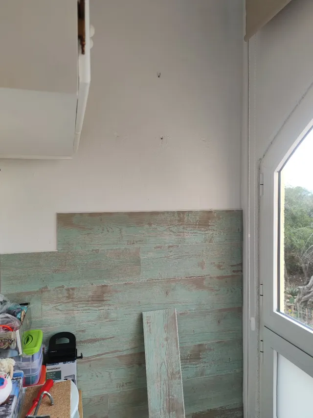 REVESTIMIENTO DECORATIVO DEL BALCON