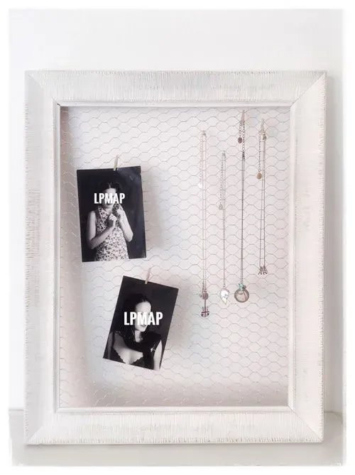 Reutilizar un marco de foto con una rejilla de gallinero y pintura