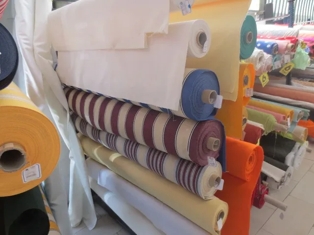 Cómo cambiar la tela de un toldo