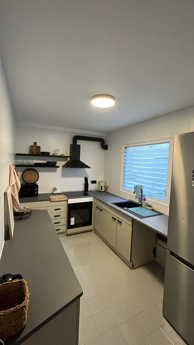 Cómo renovar una cocina solo con pintura