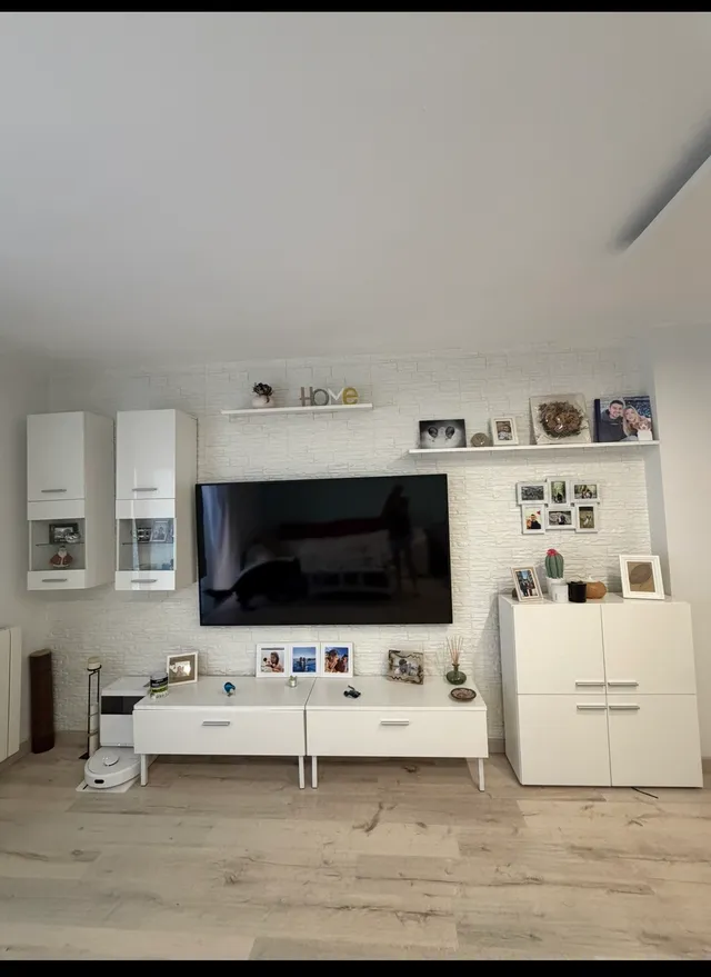 De salón blanco a salón cálido: una segunda vida para mis muebles