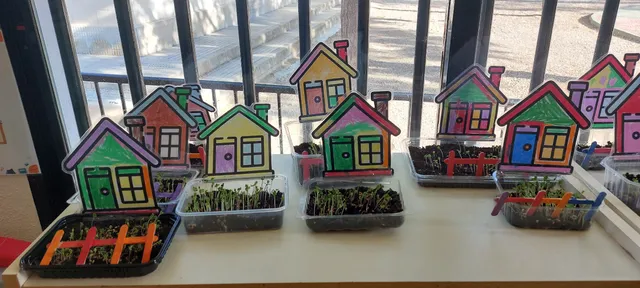 DIY minihuerto con bandejas de envases reciclados