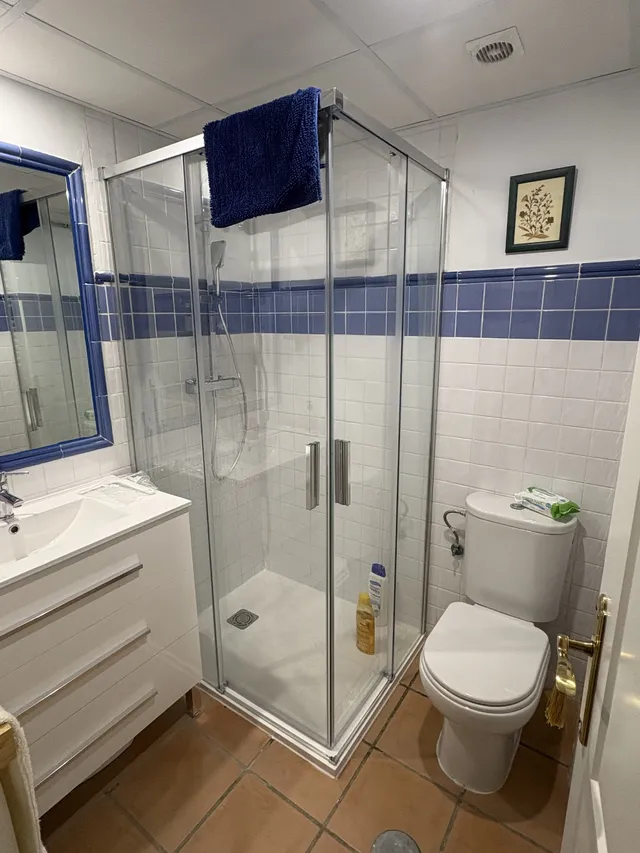 INSTALACIÓN PLATOS DUCHA Y MUEBLE LAVABO