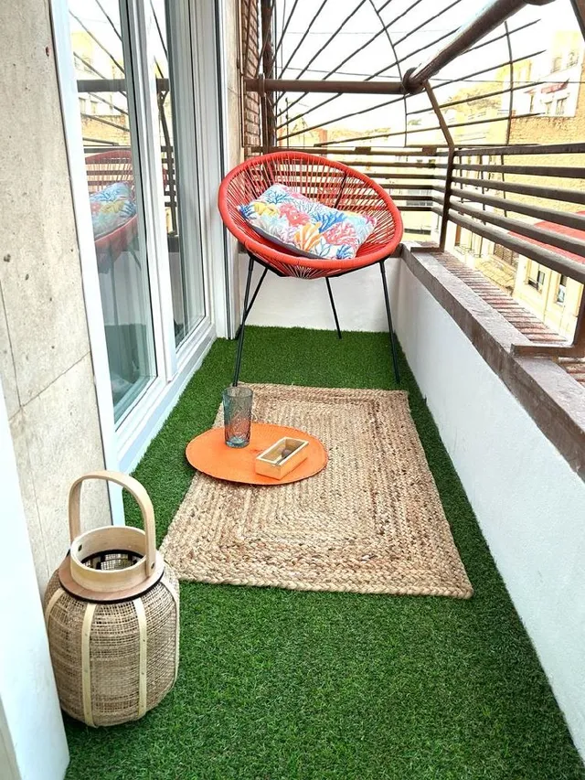 De mini terraza olvidada a rincón acogedor