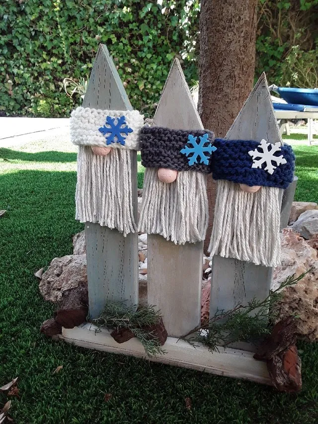 DIY: duendes de navidad con tablones de madera