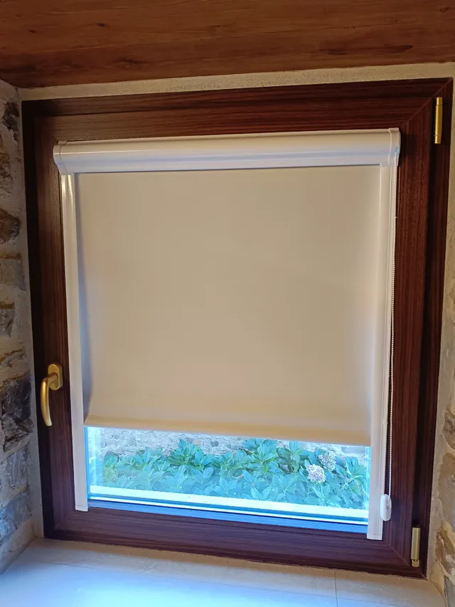 Instalación de cortinas y aislante Velux
