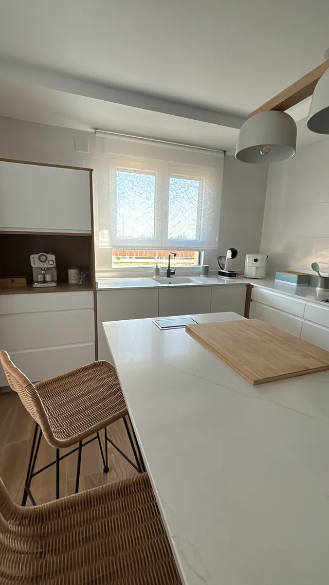 Instalación de estor en cocina