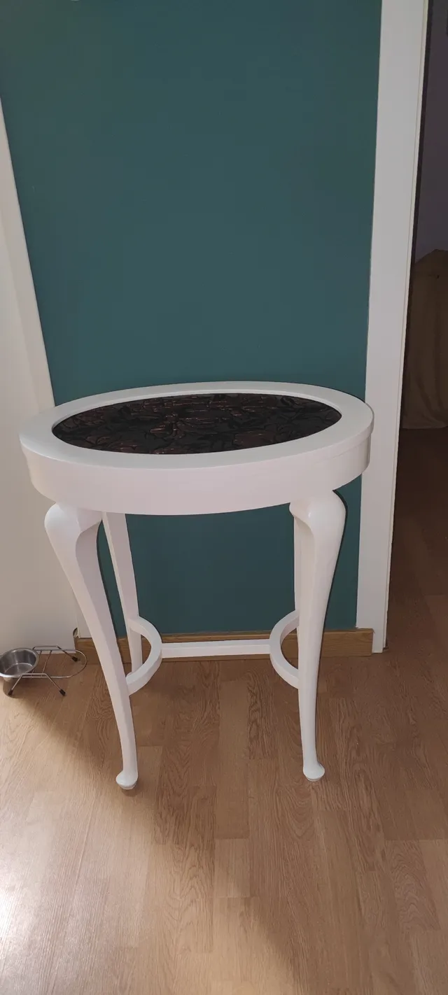 Restauración de antigua mesa