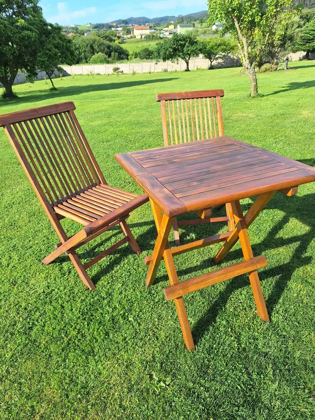 Renovación de mesa y sillas de jardín de teca