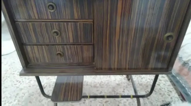 Restauración de mueble de los años 70 con pintura y papel pintado