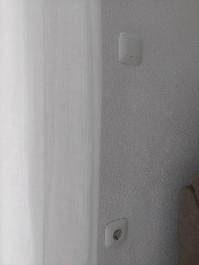 Pintamos los pulsadores de la luz para darle una nueva vida