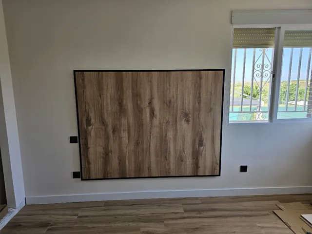 DIY de un cabecero para cama con suelo laminado